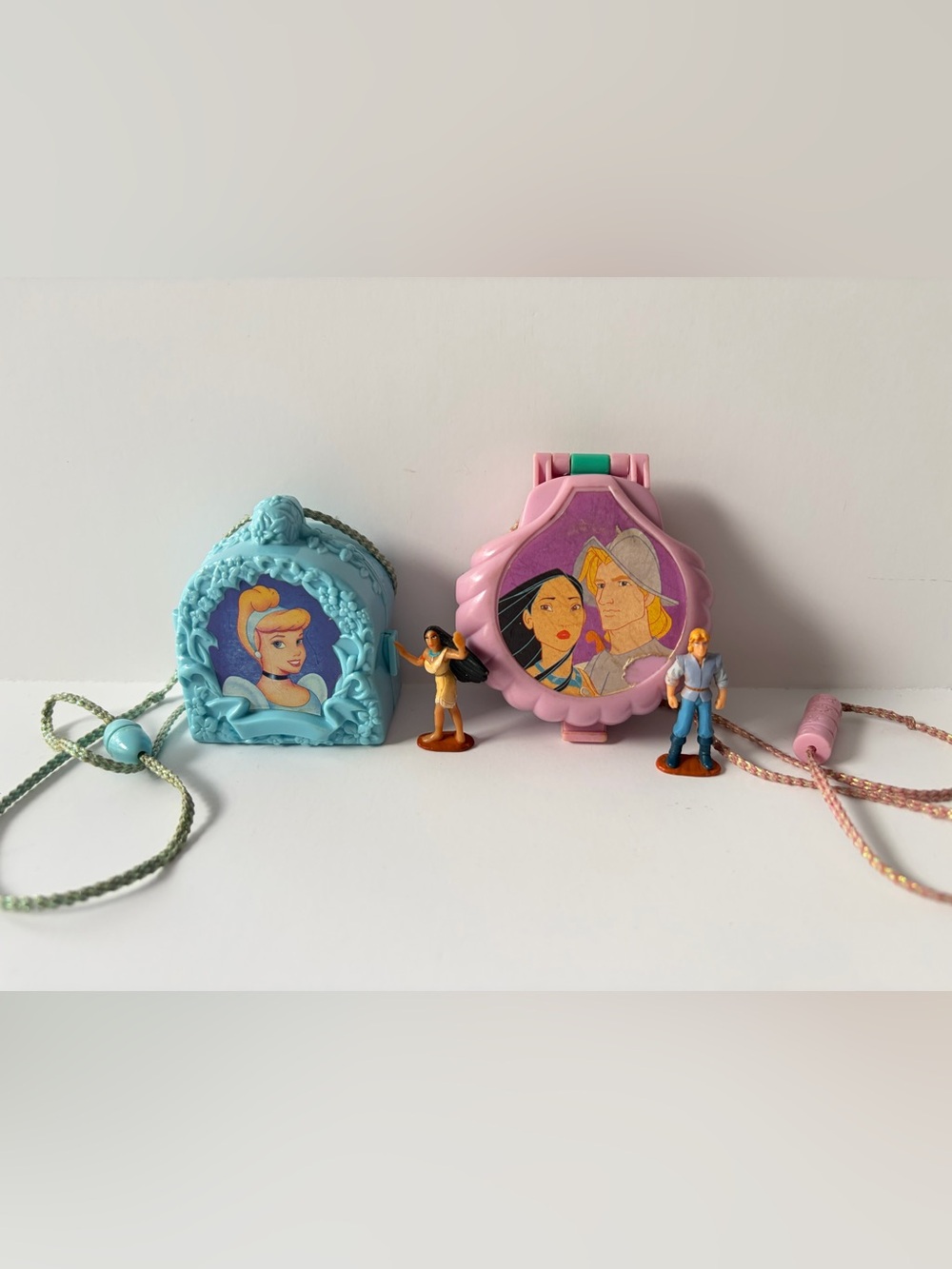 Vintage Once Upon a Time Disney Cinderella & Pocahontas Locket Necklace Playsets